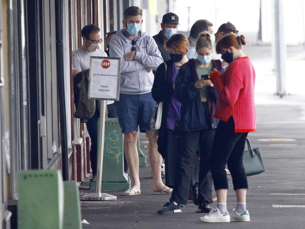 Members of the public line up for testing at the Mater Covid Testing Clinic in Brisbane. Picture: NCA NewsWire/Tertius Pickard