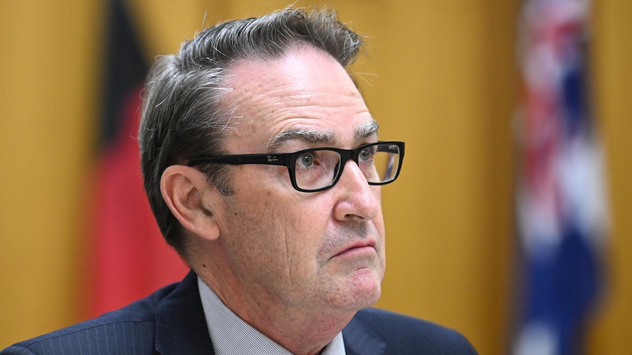 Progressives take key PS positions