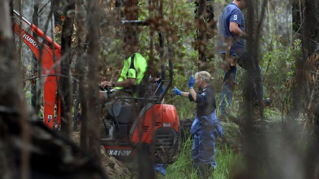 Police search for Linda Sidon. Picture: Adam Head.