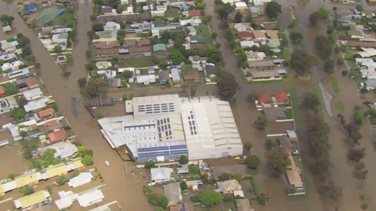 Parts of Vic prepare for further flooding as isolations remain in place