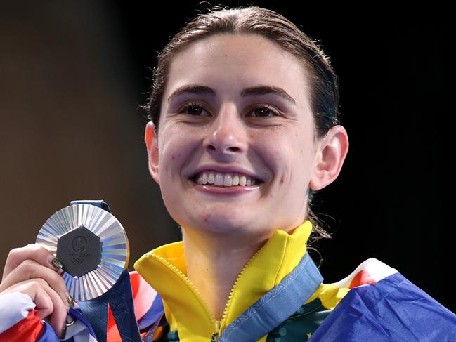 PARIS, FRANCE - AUGUST 09: Silver Medalist, Maddison Keeney of Team Australia poses with her medal after the Diving medal ceremony after the Women's 3m Springboard Final on day fourteen of the Olympic Games Paris 2024 at Aquatics Centre on August 09, 2024 in Paris, France. (Photo by Adam Pretty/Getty Images)