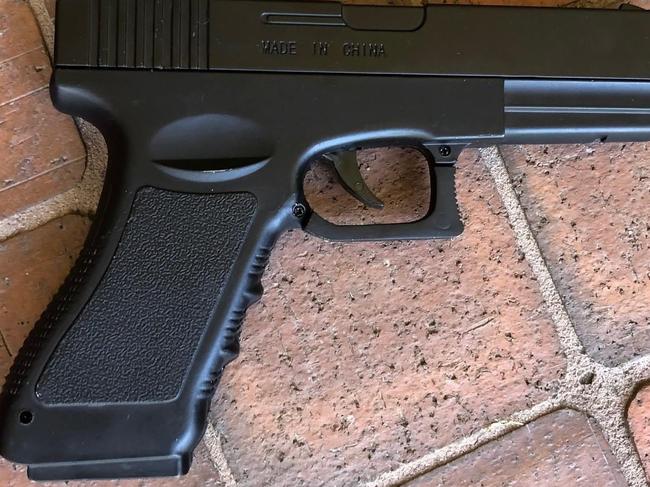 A replica Glock pistol seized by Northern Beaches detectives that was allegedly in the possession of an 18-year-old man from Curl Curl. PIcture: NSW Police