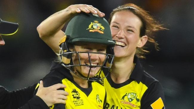 Alyssa Healy said players would be happy to enter a hub to ensure the WNCL season goes ahead. Picture: AAP