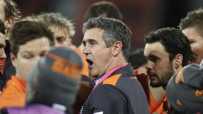 Leon Cameron addresses the Giants in the snow in Canberra on Friday night. Picture: Mark Metcalfe (Getty).