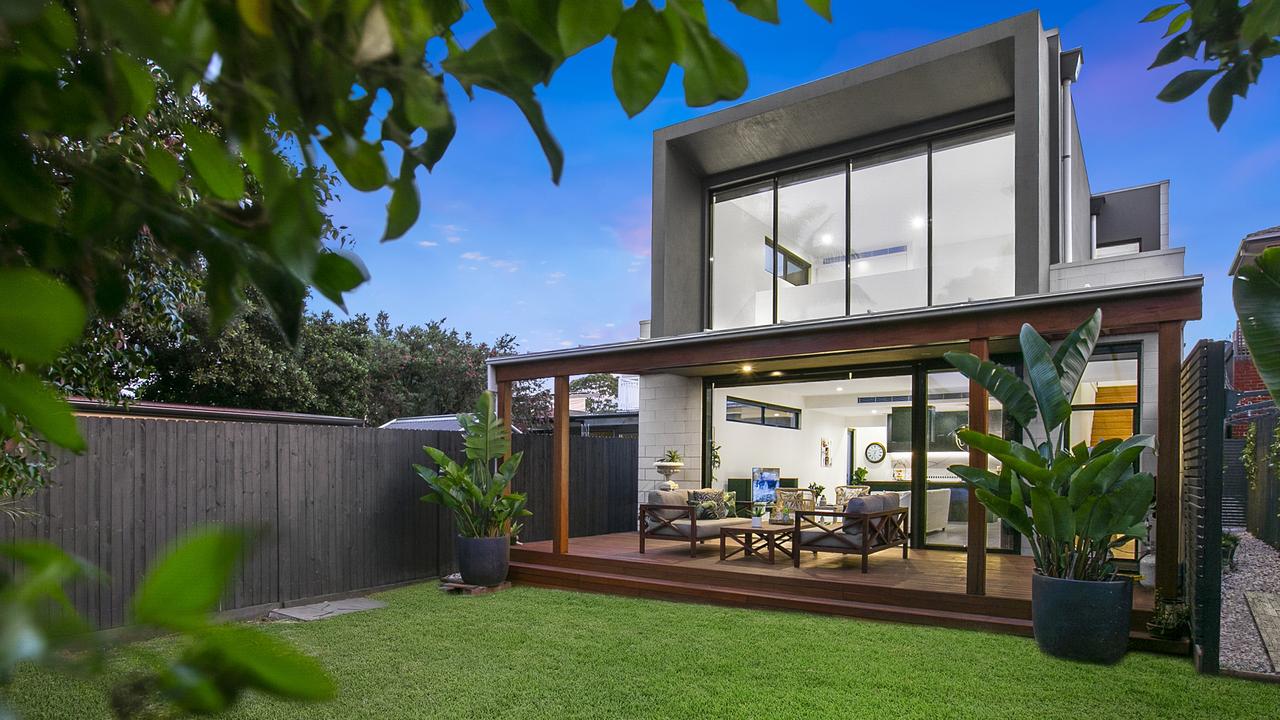 Edgy design in Freshwater - a test of the market in this supercharged suburb.