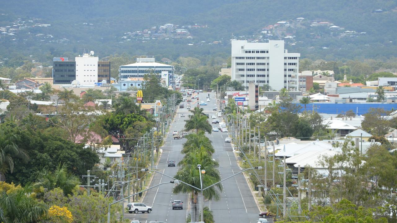 Fitzroy Street towards Rockhampton. Photo: Chris Ison