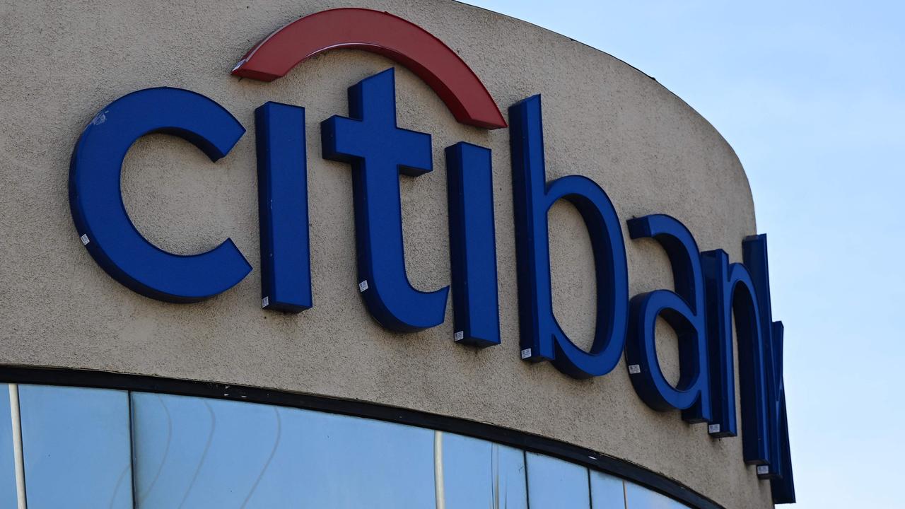 Citi hires from rivals to bolster ranks