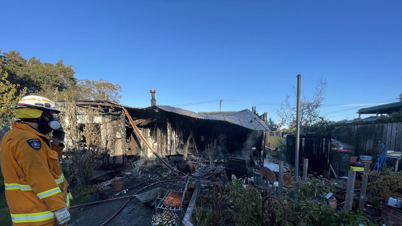 Fire Dodges Ferry: Tasmania Police, TFS attend house fire | The Mercury