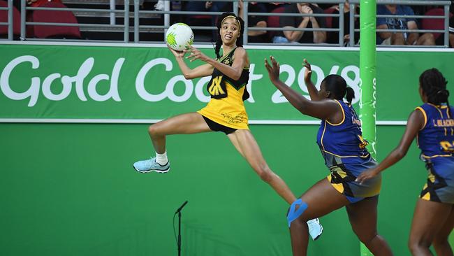 Shamera Sterling of Jamaica looks to pass the ball during the Netball Preliminary round match between Jamaica and Barbados on day five of the Gold Coast 2018 Commonwealth Games. (Photo by Matt Roberts/Getty Images)