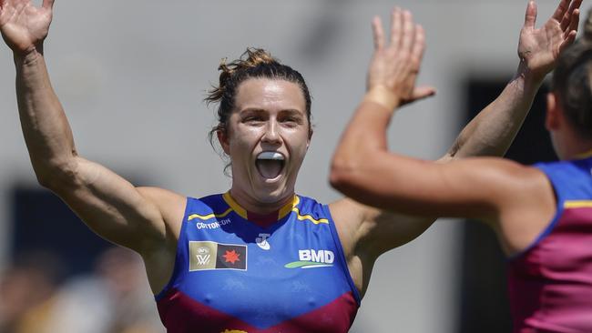 NCA. MELBOURNE, AUSTRALIA. 10th November 2024. AFLW finals week 1. Hawthorn vs Brisbane Lions at Ikon Park, Carlton.  Catherine Svarc of the Brisbane Lions  celebrates a 3rd quarter goal   .  Picture: Michael Klein