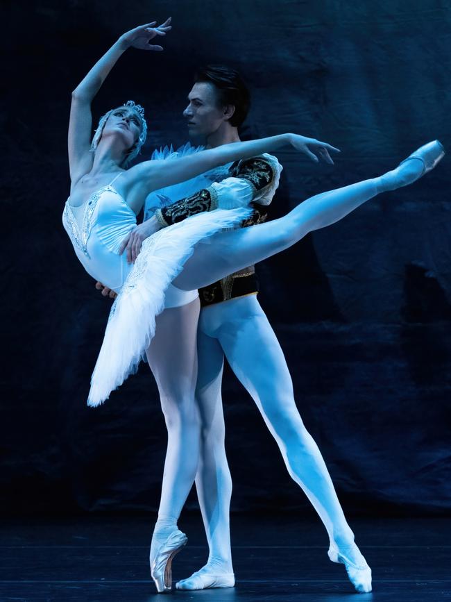 Kateryna Chebykina as Odette and Oleksii Kniazkov as Prince Siegfried in Swan Lake by the United Ukranian Ballet. Picture: Ben Vella, supplied.