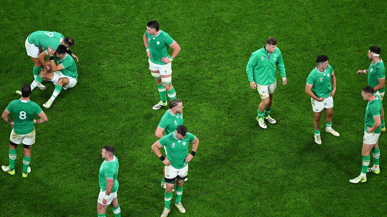 Ireland players look dejected. Photo by Mike Hewitt/Getty Images.