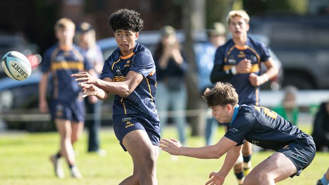 Action from the Hunter v Central North game.