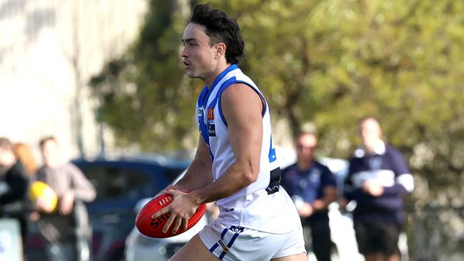 Ballarat: Harrison Minton-Connell on the run for Sunbury. Picture: Hamish Blair