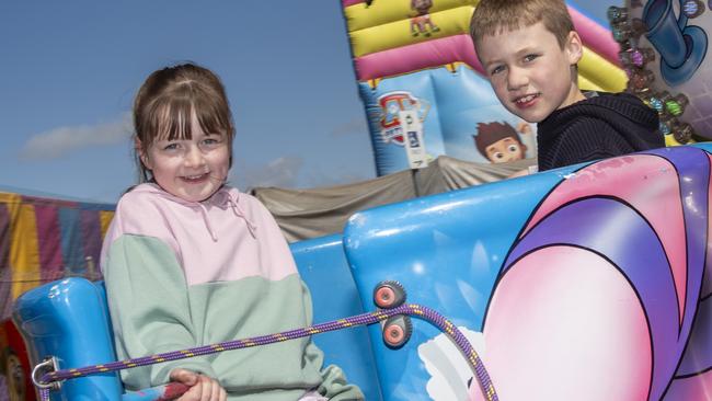 Macie Rea & Seth Mundy riding the tea cups at the 2024 Swan Hill Show Picture: Noel Fisher