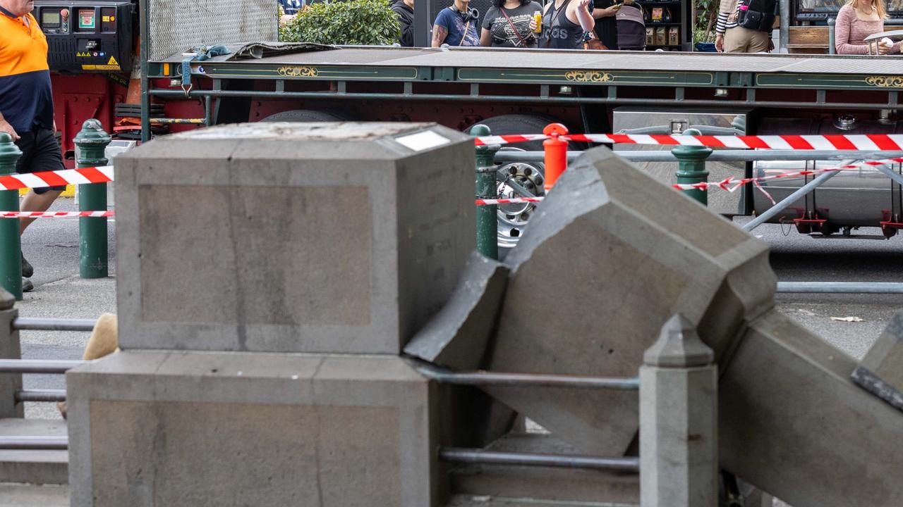 Aussie Day vandals hit iconic statues