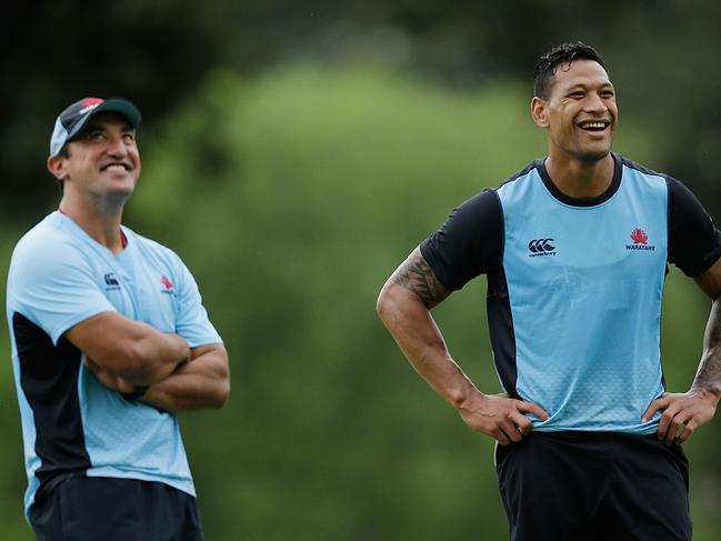 SYDNEY, AUSTRALIA - MARCH 15: Waratahs head coach Daryl Gibson and Israel Folau smile during the Waratahs Super Rugby training session at Kippax Lake on March 15, 2016 in Sydney, Australia. (Photo by Mark Metcalfe/Getty Images)