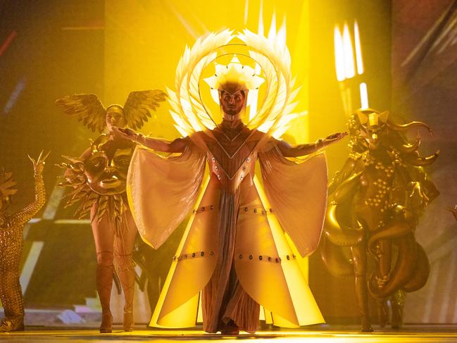 ‘Seraph’ by Sasha Wisniowski from Australia makes a heavenly entrance to the show’s Gold Section. Picture: Andi Crown