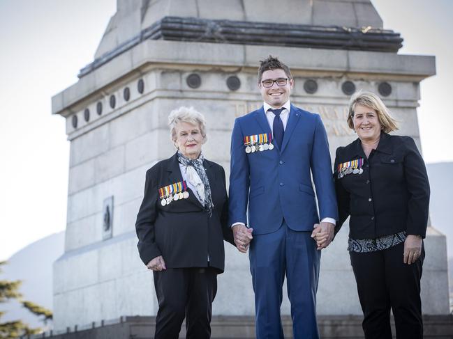 Three generations honouring Anzac forebear