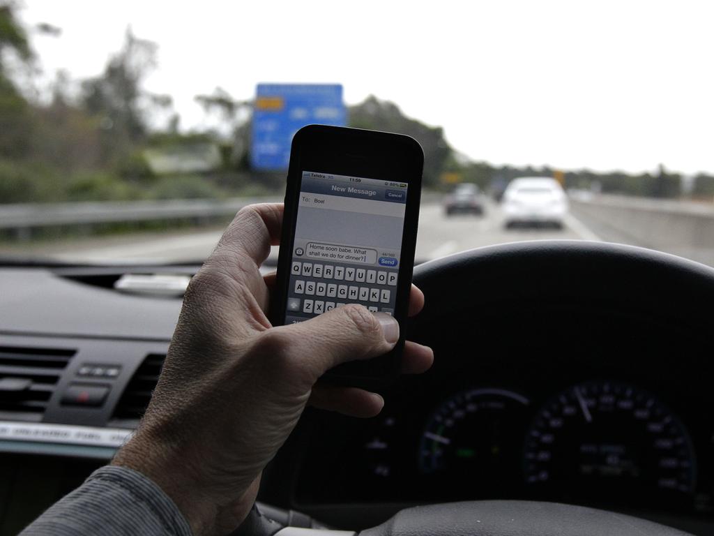 Mobile drivers. Mobile while Driving. Don t use mobile Phone while Driving. Mobile Drive.