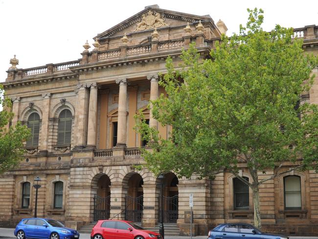 1/1/14 Supreme Court. Adelaide Court Exteriors. (Roger Wyman)