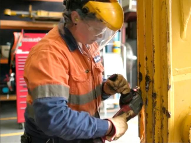 Caitlyn is a plant mechanic at Komatsu in Fairfield.