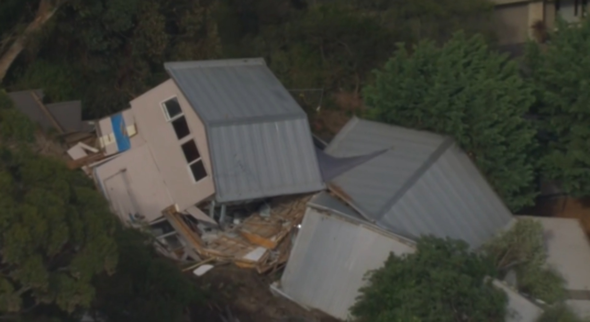 Emergency response in Mornington Peninsula after landslide sends house