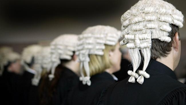 08/02/2004 BACKARCHIVE: Generic - Barristers in robes and wigs at Southport Magistrates Court .