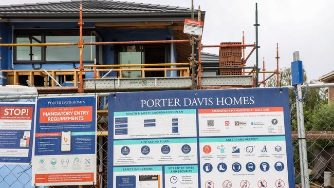 Major home builder Porter Davis has gone bust with work immediately halted on more than 1700 properties across Victoria and Queensland