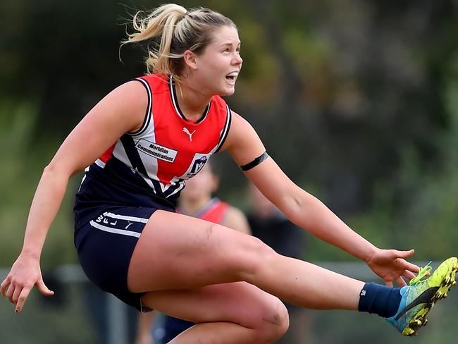 Darebin's Katie Brennan goals during the Darebin v VU Western Spurs VFL Women's match in West Preston, Saturday, Aug. 26, 2017. (Picture/Andy Brownbill)