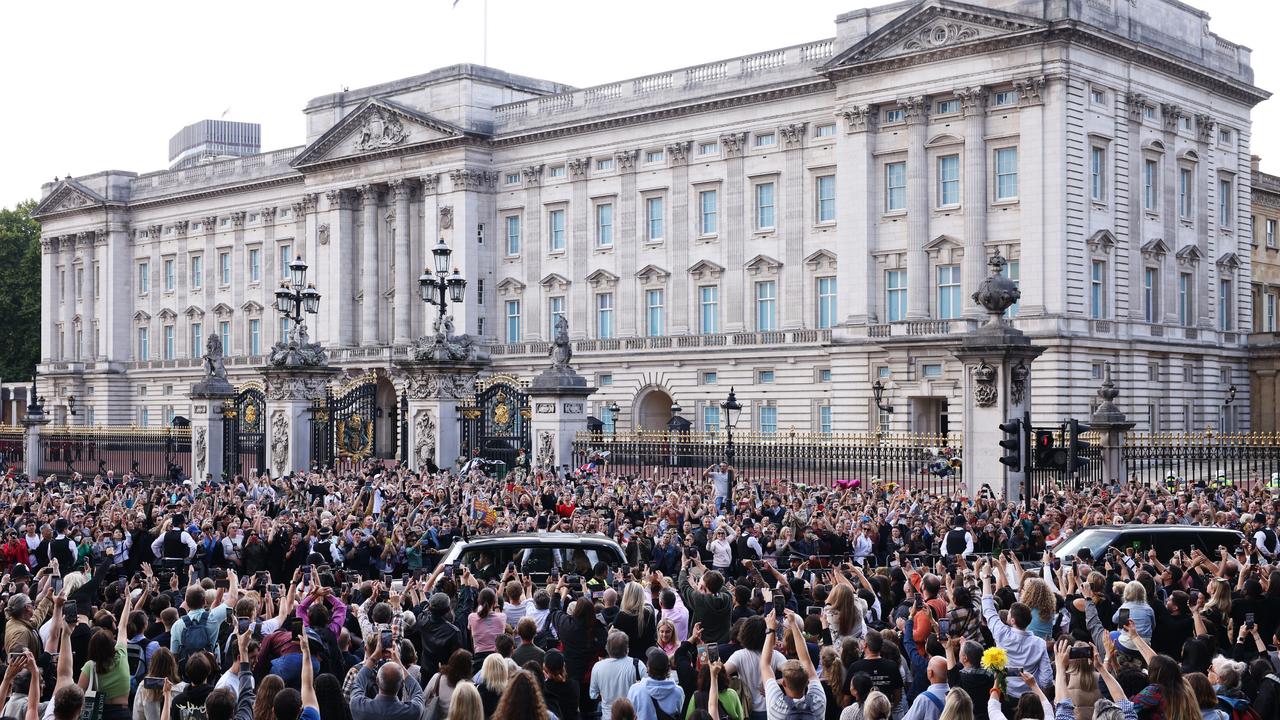 The car carrying King Charles III and Camilla, Queen Consort arrives at Buckingham Palace. Picture: Getty Images.