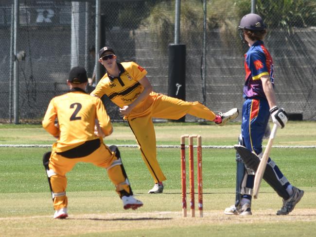 Sam Hayes throws at the stumps. Picture: Sean Teuma