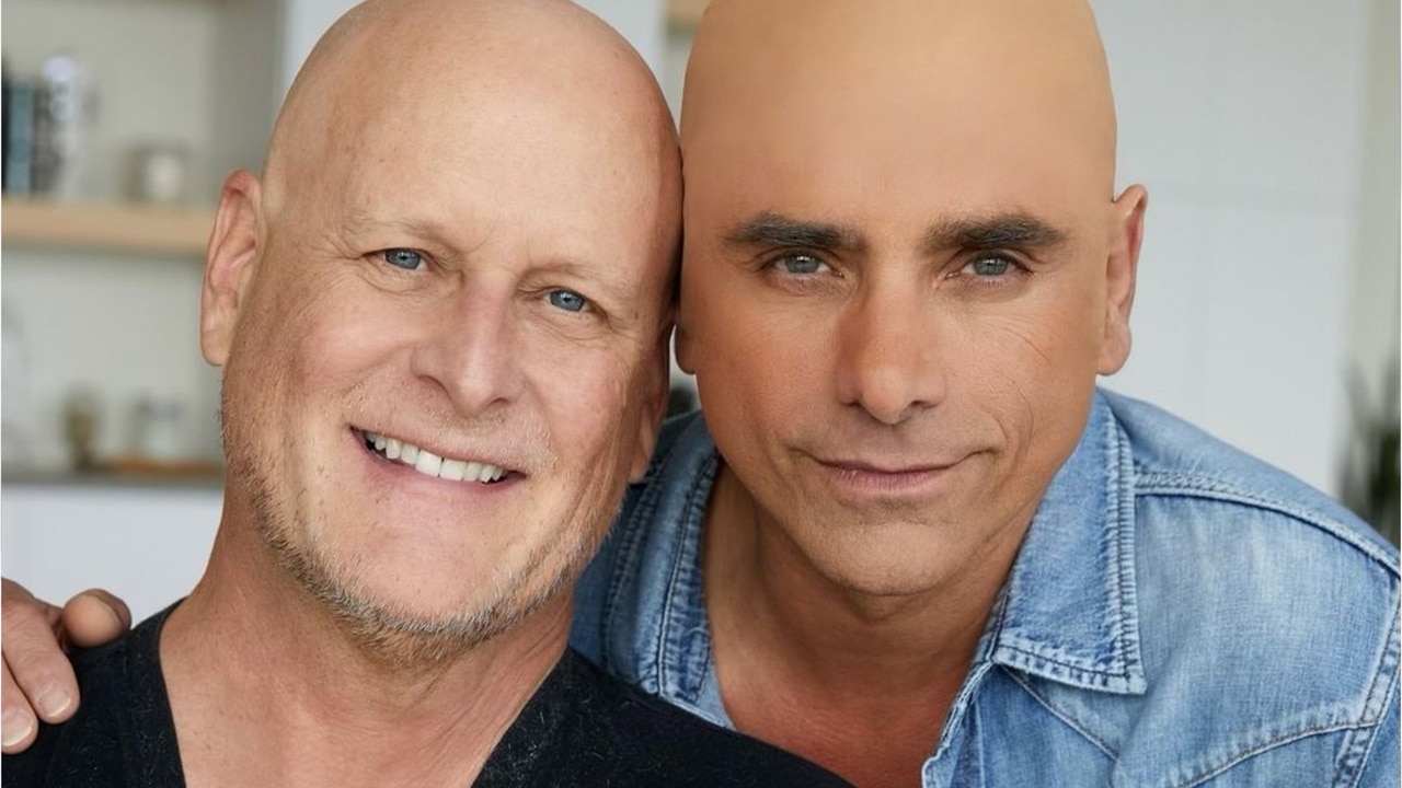 John Stamos shaves Dave Coulier's head amid cancer diagnosis