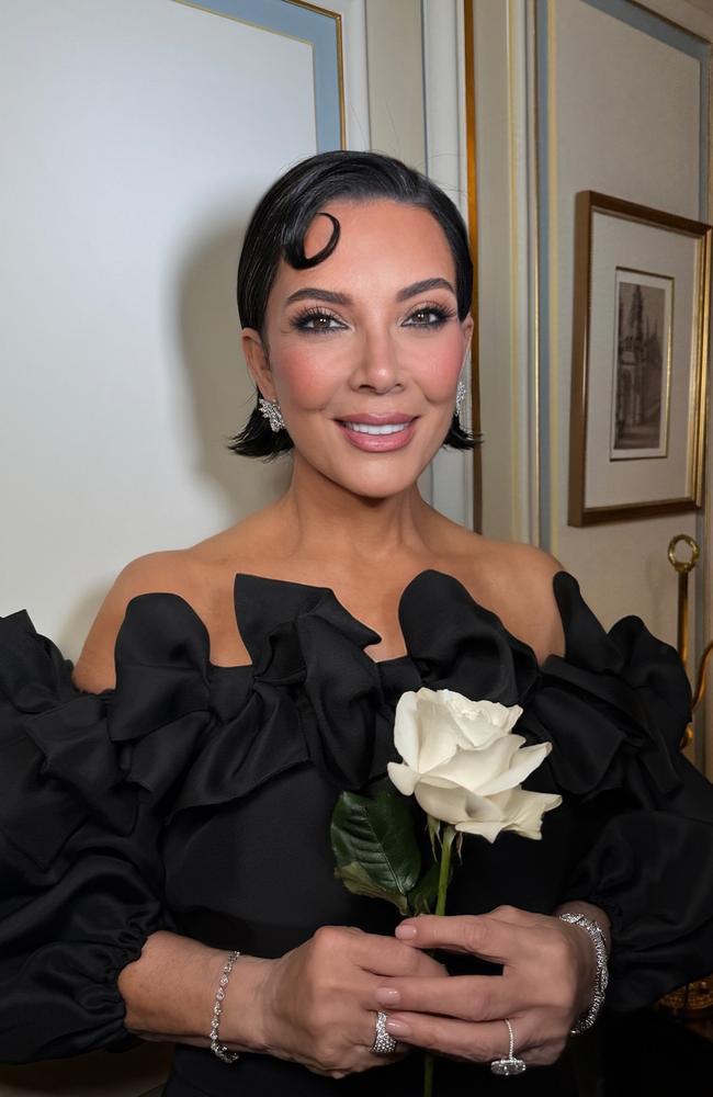 She debuted a bob cut with the help of her daughter’s hairstylist. Picture: krisjenner/Instagram