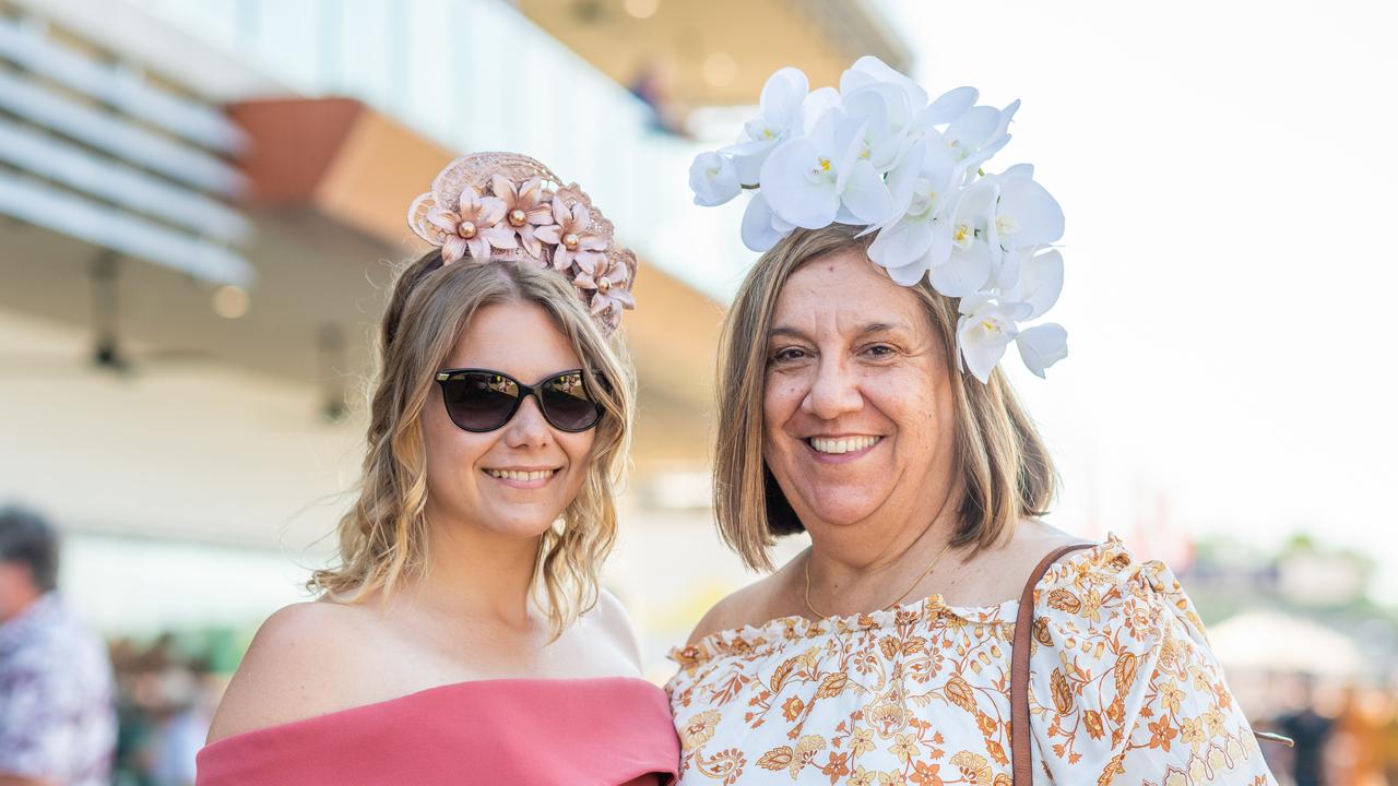 Tahlia Kemp and Loretta Sarchese at the 2021 Darwin Cup Carnival Bridge Toyota Ladies’ Day. Picture: Che Chorley