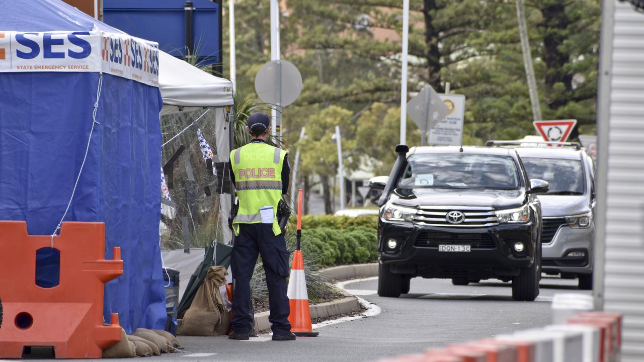 Locals are frustrated by the congestion caused at the border as vehicles are checked before entering Queensland. Picture: Jessica Lamb.