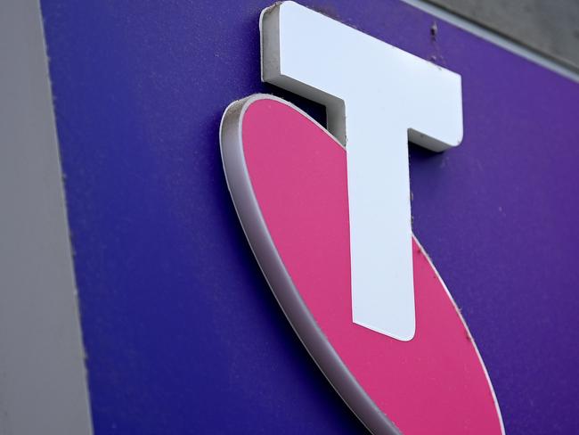 Major shake-up for Telstra stores