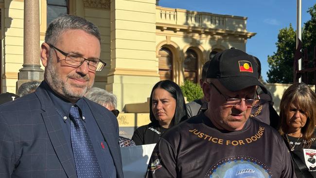 National Justice Project CEO George Newhouse and Ricky Hampson Senior in front of Dubbo's Courthouse. Photo: Tijana Birdjan