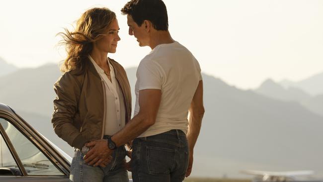 Jennifer Connelly and Tom Cruise in Top Gun: Maverick.