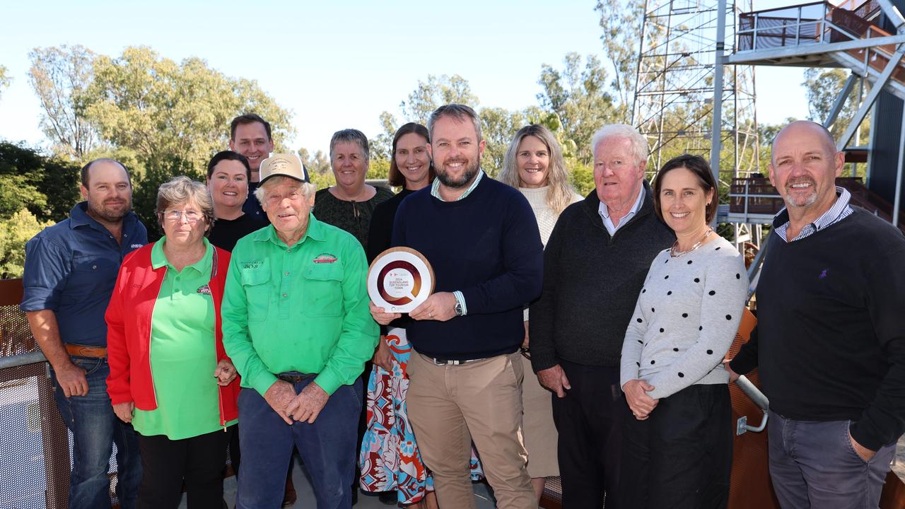 Maranoa Regional Councillors celebrate Roma's success with local tourism operators Rob &amp; Edith Burton from Up the Creek Garage, Will Fellows from Western Queensland Spirit and Debbie Joppich from Roma Commerce and Tourism.