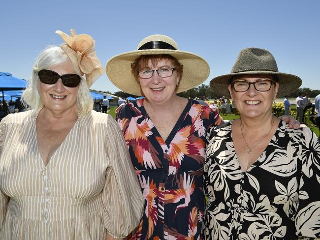 Apiam Bendigo Cup was held at Bendigo Racecourse, Bendigo, Victoria, on Wednesday, October 30th, 2024. Pictured enjoying the horse racing carnival are Terri, Jenny, Lisa. Picture: Andrew Batsch