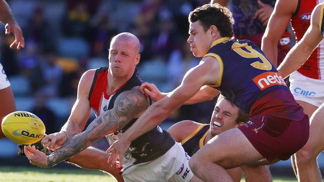 St Kilda midfielders, including Zak Jones, will need to get to work against Melbourne. Picture: Michael Klein