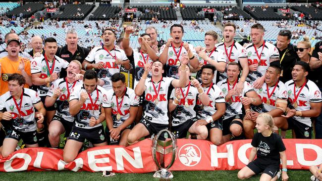 The successful Panthers celebrate their 2015 Holden Cup Grand final win.