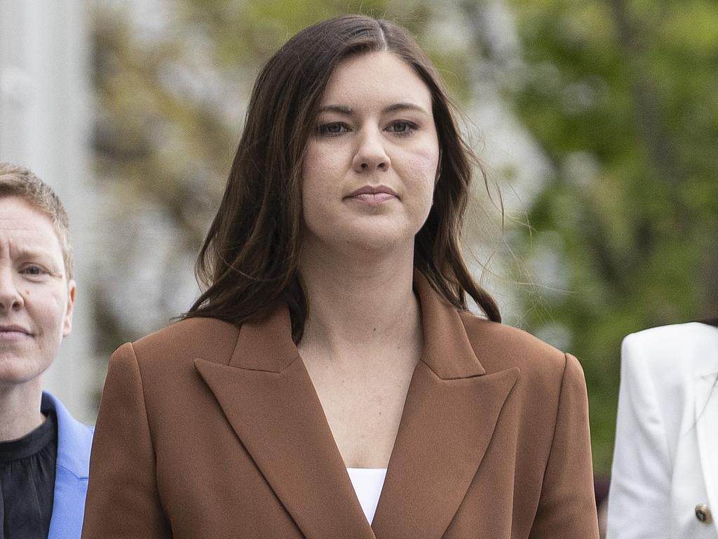 Reynolds ‘muzzled’ in Higgins lawsuit defence