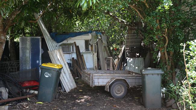 An old caravan parked beside 4 Ascham Street, Ravenshoe, on the Atherton Tablelands, where wanted fugitive Graham Gene Potter was taken into custody on Monday. Picture: Brendan Radke