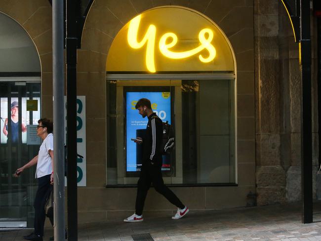 SYDNEY, AUSTRALIA: NewsWire Photos: MARCH 06 2024: A general view of an Optus store in Sydney after Optus apologised to its customers and paid a $1.5 million fine after Australiaâs communications watchdog found large-scale breaches of public safety rules relating to triple-zero and emergency services.. Picture: NCA NewsWire / Gaye Gerard