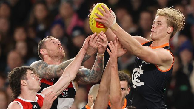 Blues ruckman Tom De Koning (right) has a strong fleet of midfielders to work with. Picture: Getty Images