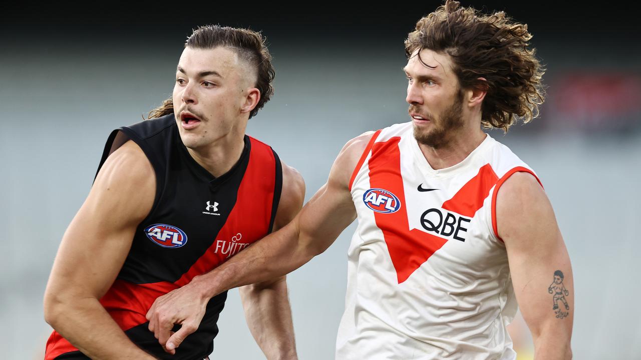LIVE AFL: Swans to unleash new ruck combo against Essendon as top four beckons – Fox Sports