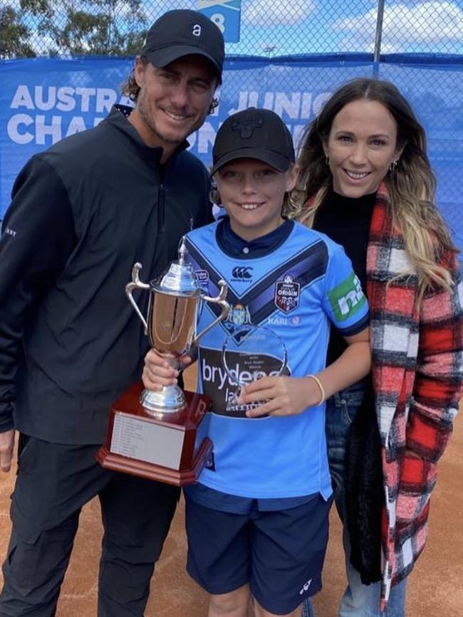 Cruz Hewitt with parents Lleyton and Bec. Pic: Instagram