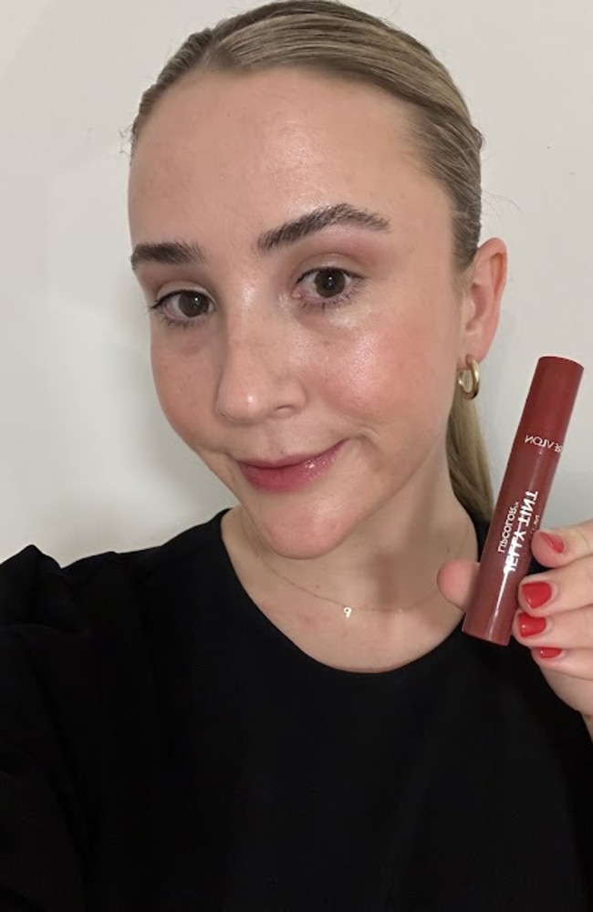 Philippa wearing the Revlon Jelly Tint Lipcolor in Glaze Plum. Picture: Supplied/Philippa Tonkin